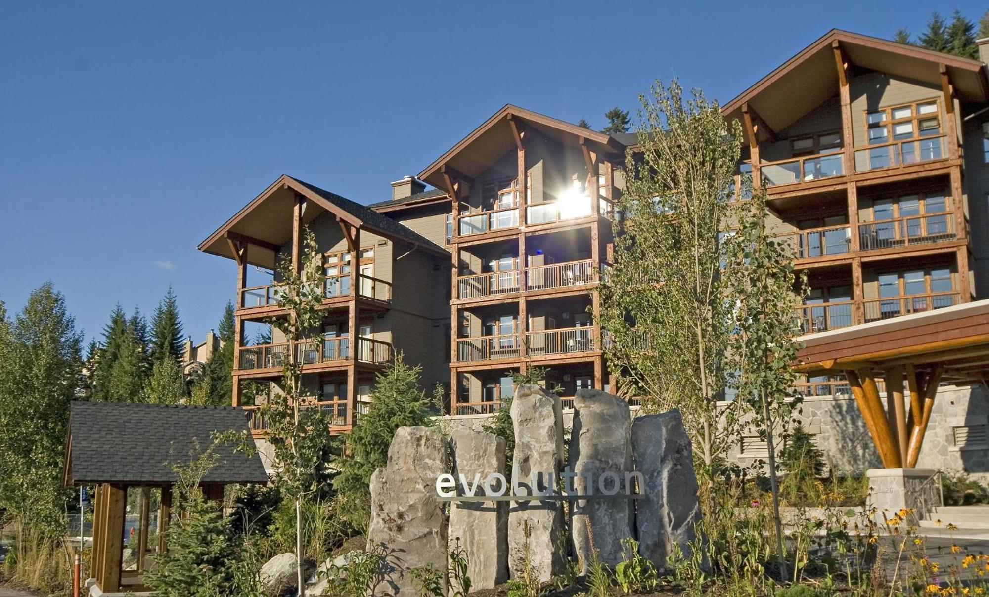 Evolution Whistler Aparthotel Exterior photo